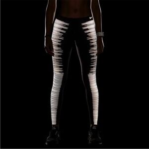 Nike Black and White Reflective Leggings size S